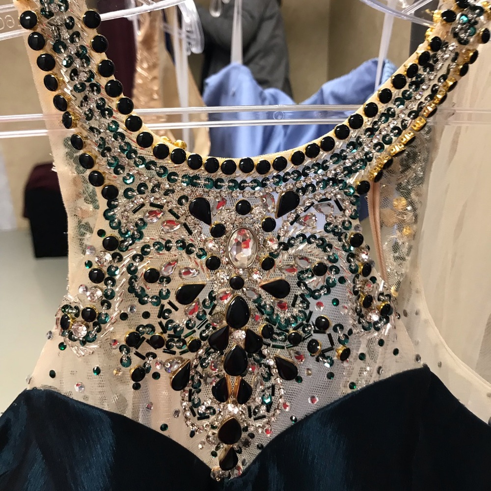 Prom dress - Picture 3 of 6